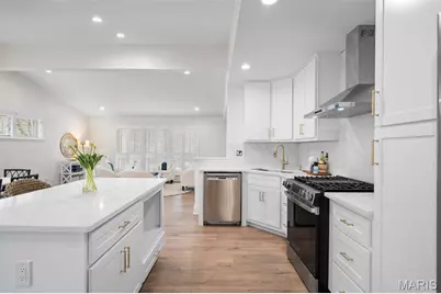 500 Beaucaire Drive, Warson Woods, MO 63122 - Photo 10