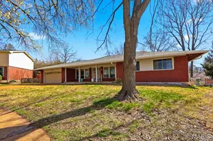 1500 Heirloom Ct, Saint Louis, MO 63146 - Photo 2