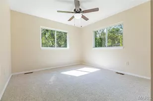 1209 Woodcrest Ln, Hazelwood, MO 63042 - Photo 14