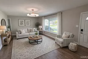 11072 Galaxy Dr, Maryland Heights, MO 63043 - Photo 2