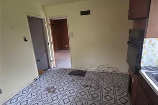 867 Greenshire Ct, Saint Louis, MO 63130 - Photo 12