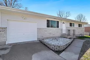 10508 Scotland Dr, Saint Louis, MO 63114 - Photo 4