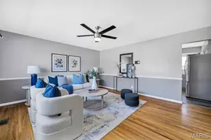 10508 Scotland Dr, Saint Louis, MO 63114 - Photo 8