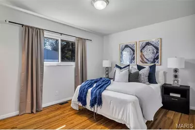 10508 Scotland Drive, Saint Louis, MO 63114 - Photo 16