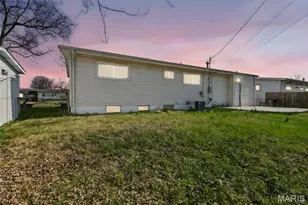 460 Wren Dr, Florissant, MO 63031 - Photo 4