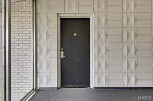 10457 Briarbend Dr, Saint Louis, MO 63146 - Photo 2