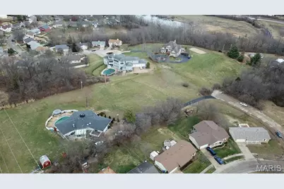 5735 Dove Meadow Lane, Oakville, MO 63129 - Photo 12