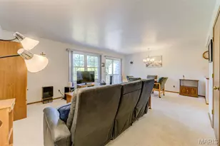 12069 Autumn Lakes Dr, Maryland Heights, MO 63043 - Photo 10