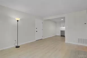 7507 Triwoods Dr, Shrewsbury, MO 63119 - Photo 8