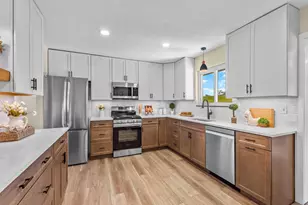 642 Laven Del Ln, Kirkwood, MO 63122 - Photo 8