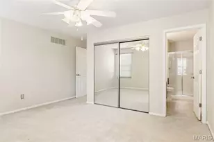 3126 Autumn Trace Dr, Maryland Heights, MO 63043 - Photo 16