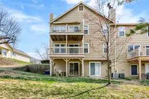 3126 Autumn Trace Dr, Maryland Heights, MO 63043 - Photo 28