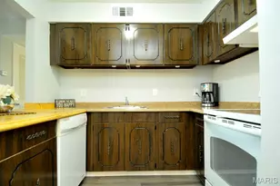 1190 Calley Dr, Saint Louis, MO 63125 - Photo 12