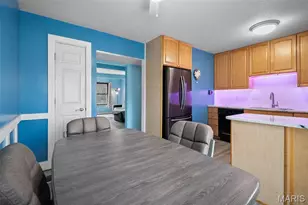 2364 Charlemagne Dr, Maryland Heights, MO 63043 - Photo 8