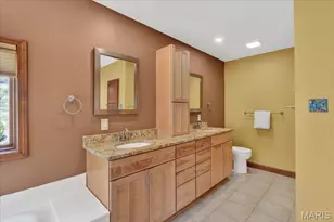 19463 Babler Forest Rd, Chesterfield, MO 63005 - Photo 18