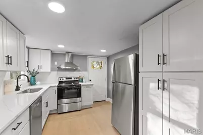 3221 Suncrest Avenue, Saint Louis, MO 63114 - Photo 18