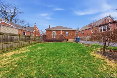 8016 Wynwood Drive, Saint Louis, MO 63123 - Photo 10