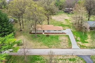 26 Castle Dr, Florissant, MO 63034 - Photo 38