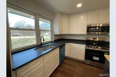 26 Castle Drive, Florissant, MO 63034 - Photo 12