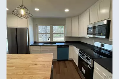 26 Castle Drive, Florissant, MO 63034 - Photo 10