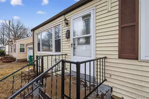 1128 Grenshaw Dr, Saint Louis, MO 63137 - Photo 4