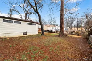 1128 Grenshaw Dr, Saint Louis, MO 63137 - Photo 28