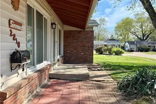 2210 Spoonwood Ln, Saint Louis, MO 63033 - Photo 2