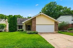 1089 Pinrun Dr, Ballwin, MO 63011 - Photo 2