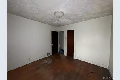 8249 Appleton Drive, University City, MO 63132 - Photo 10