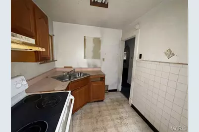 8249 Appleton Drive, University City, MO 63132 - Photo 6