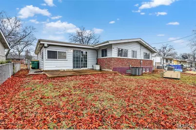 10139 Edgefield Drive, Saint Louis, MO 63136 - Photo 2