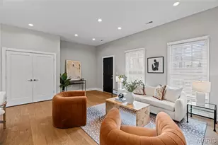 46 Carriage Ln, Saint Louis, MO 63108 - Photo 4