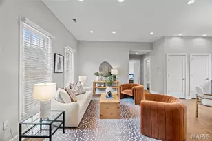 46 Carriage Ln, Saint Louis, MO 63108 - Photo 6