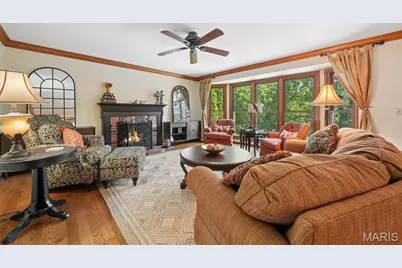 5725 Biddeford Drive, Saint Louis, MO 63128 - Photo 8