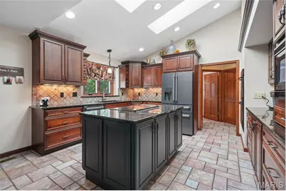 5725 Biddeford Drive, Saint Louis, MO 63128 - Photo 14