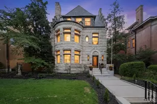 4410 Westminster Pl, Saint Louis, MO 63108 - Photo 2