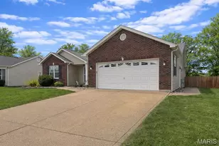 235 Hunters Chase St, Winfield, MO 63389 - Photo 6
