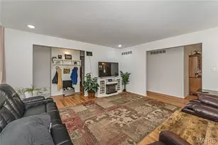 4337 Varano Dr, Florissant, MO 63033 - Photo 6