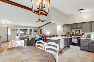 2725 Fantasy Ln, Villa Ridge, MO 63089 - Photo 10