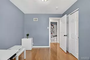 9840 Lakeford Ln, Saint Louis, MO 63123 - Photo 16