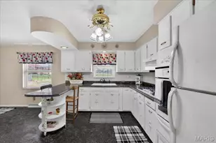 1125 Hawkstone Ln, Saint Louis, MO 63125 - Photo 16