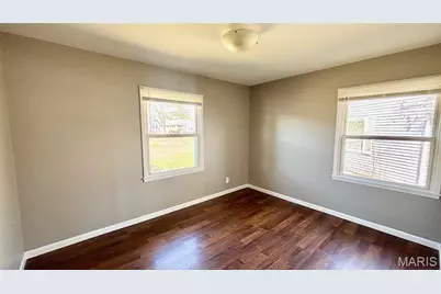 204 Tay Road, Saint Louis, MO 63137 - Photo 10