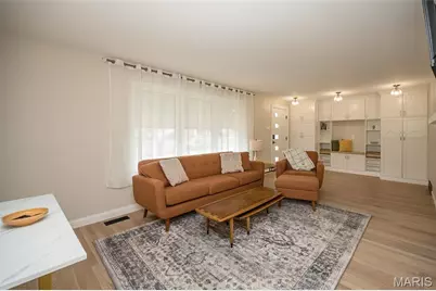 4107 Hummingbird Court, Saint Louis, MO 63123 - Photo 6