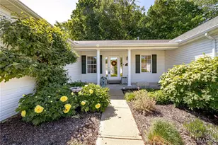 3067 Crystal Lake Dr, Saint Louis, MO 63129 - Photo 2