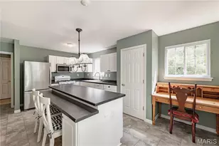 3067 Crystal Lake Dr, Saint Louis, MO 63129 - Photo 10