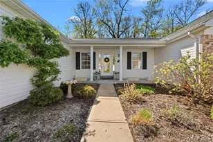 3067 Crystal Lake Dr, Saint Louis, MO 63129 - Photo 4