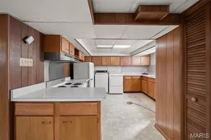 5662 Tholozan Ave, Saint Louis, MO 63109 - Photo 18