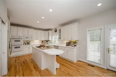 2134 Lakeview Drive, Crystal Lake Park, MO 63131 - Photo 10