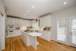 2134 Lakeview Dr, Crystal Lake Park, MO 63131 - Photo 10