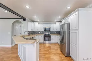 354 Murfield Dr, Poplar Bluff, MO 63901 - Photo 8